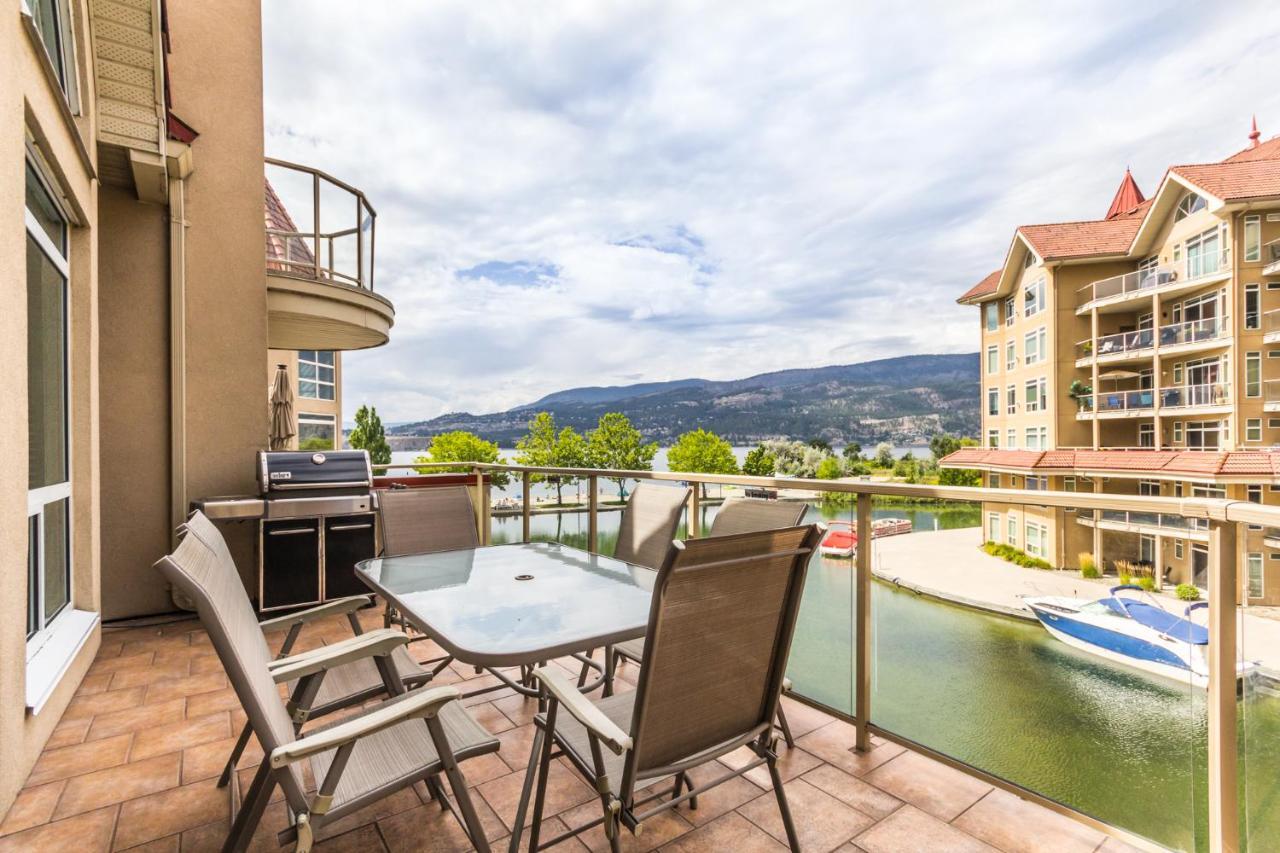 Sunset Waterfront Resort By Discover Kelowna Resort Accommodations Exterior photo