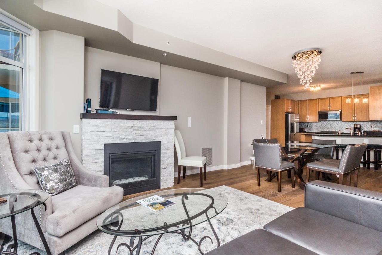 Sunset Waterfront Resort By Discover Kelowna Resort Accommodations Exterior photo