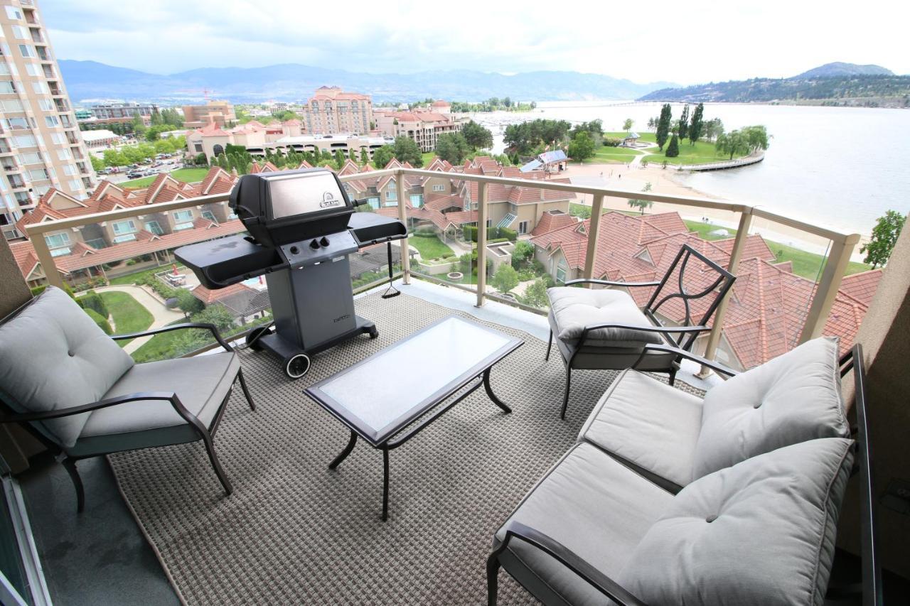 Sunset Waterfront Resort By Discover Kelowna Resort Accommodations Exterior photo
